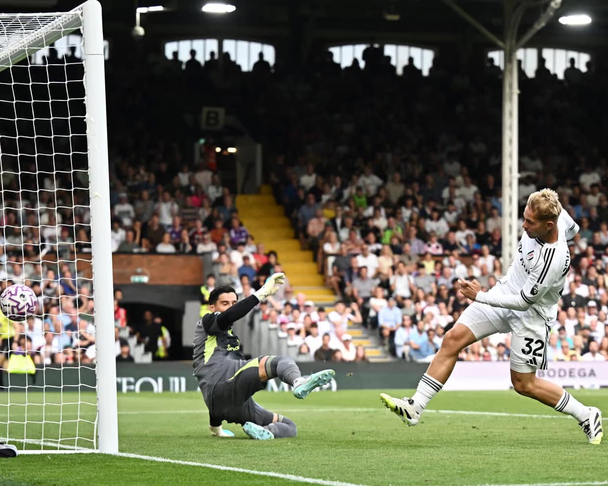 Emile Smith Rowe’s quick strike saves Fulham against Manchester United