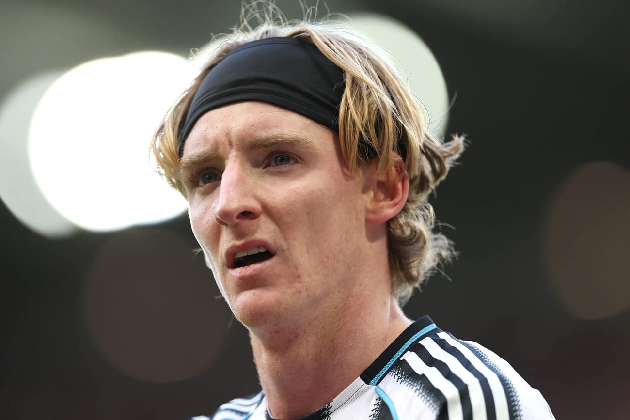 Newcastle United star Anthony Gordon disagrees with Sunderland manager over Tyne-Wear derby