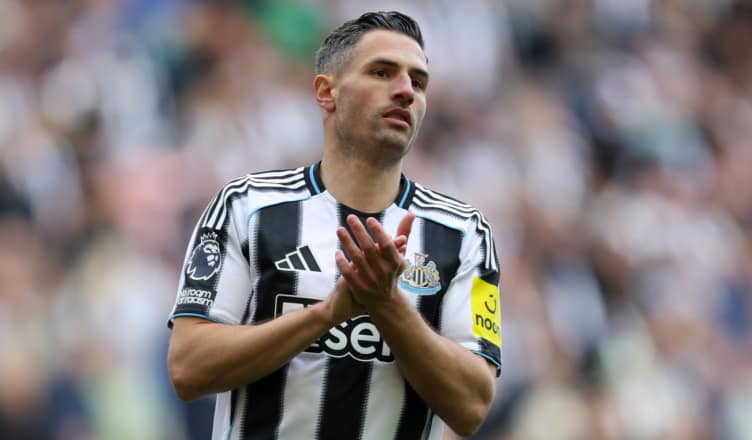 Fabian Schar drops hint on Newcastle future ahead of Ross Wilson talks