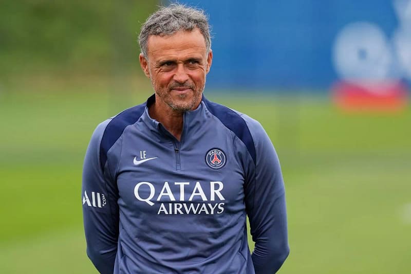 PSG manager Luis Enrique rushed to hospital after horror cycling accident