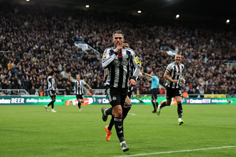 Newcastle United Want to Extend the Contract of One of Their Most Important Players: Why Is It the Right Decision?